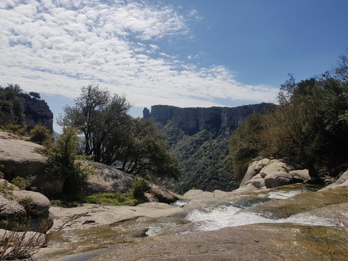 Santuari De La Salut De Sant Felíu de Pallarols Exteriör bild